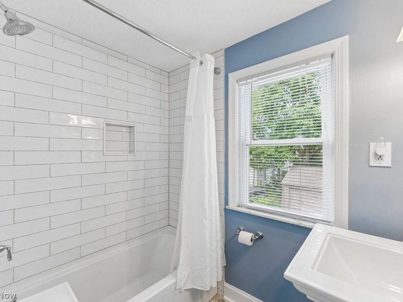 4305 Groveland Road, University Heights, OH 44118 Photo 13