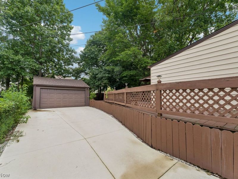 4305 Groveland Road, University Heights, OH 44118 Photo 32
