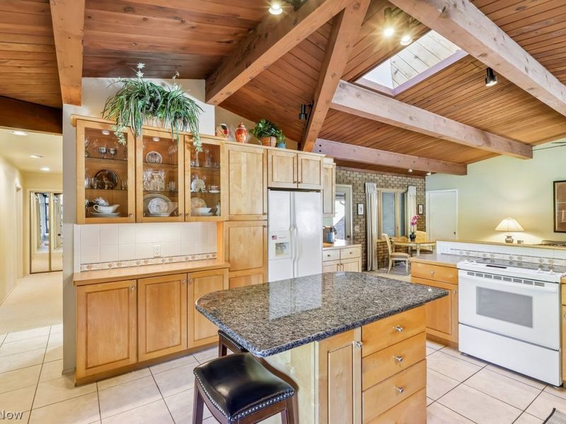 7606 Akins Road, North Royalton, OH 44133 Photo 10