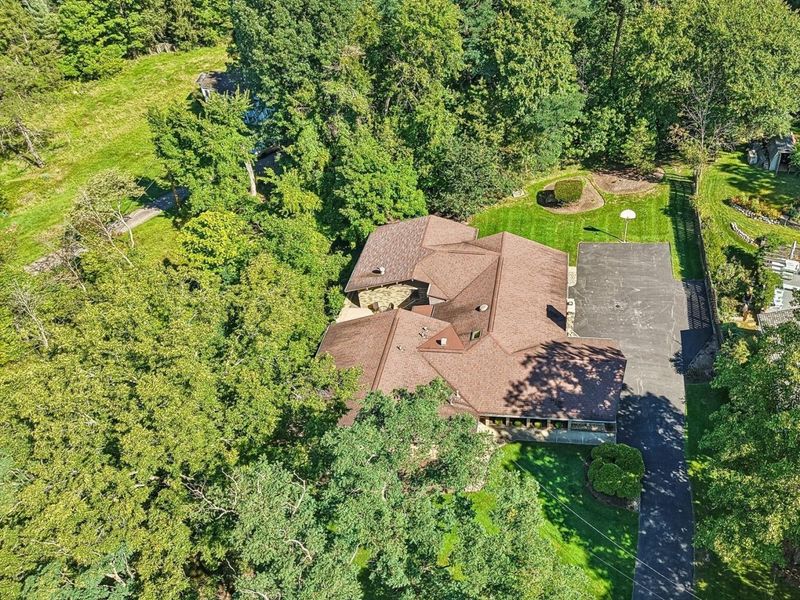 7606 Akins Road, North Royalton, OH 44133 Photo 4