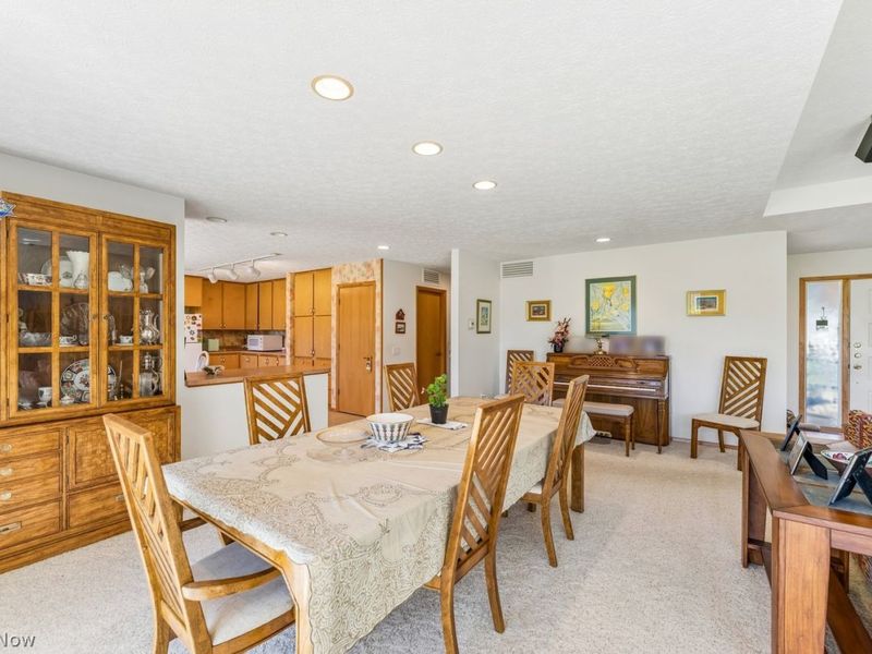 32723 Fallhaven Circle, North Ridgeville, OH 44039 Photo 15