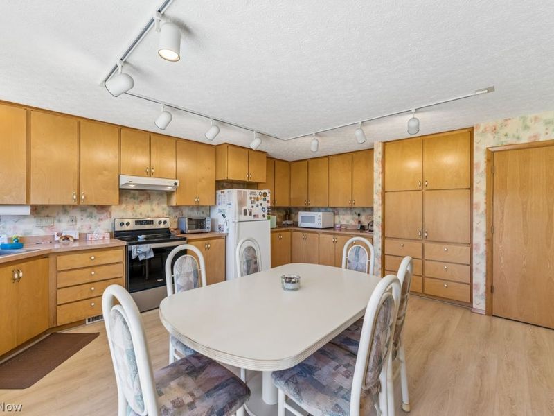 32723 Fallhaven Circle, North Ridgeville, OH 44039 Photo 18