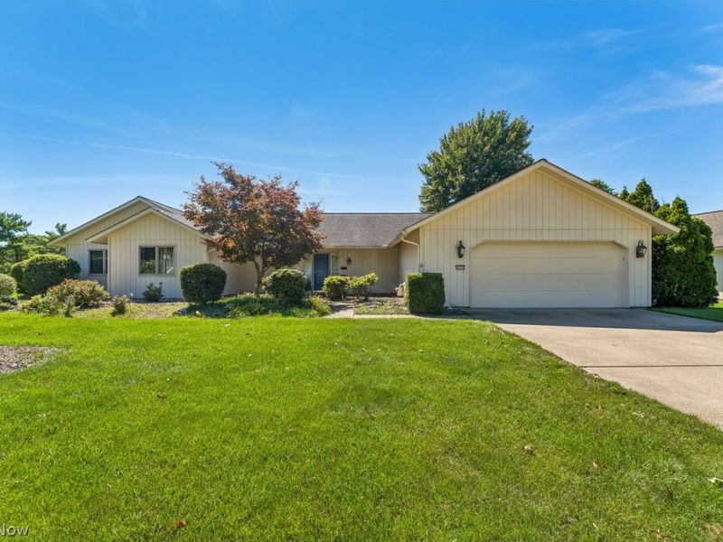 32723 Fallhaven Circle, North Ridgeville, OH 44039 Photo 2