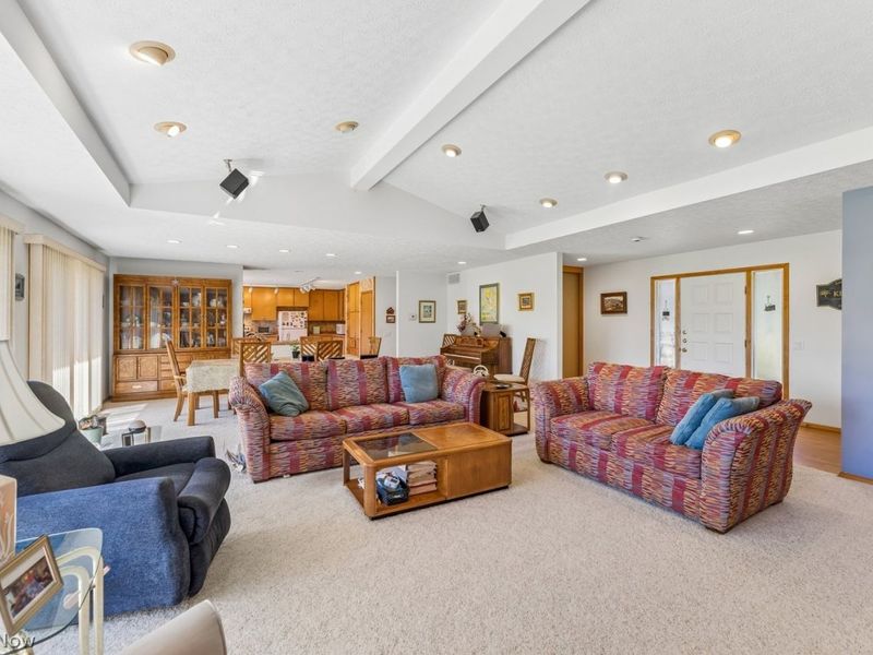 32723 Fallhaven Circle, North Ridgeville, OH 44039 Photo 9