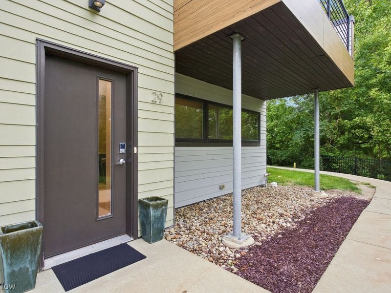 18875 Riversouth Trce, Unit 29, Fairview Park, OH 44126 Photo 3