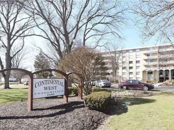 3400 Wooster Road, Unit 615, Rocky River, OH 44116