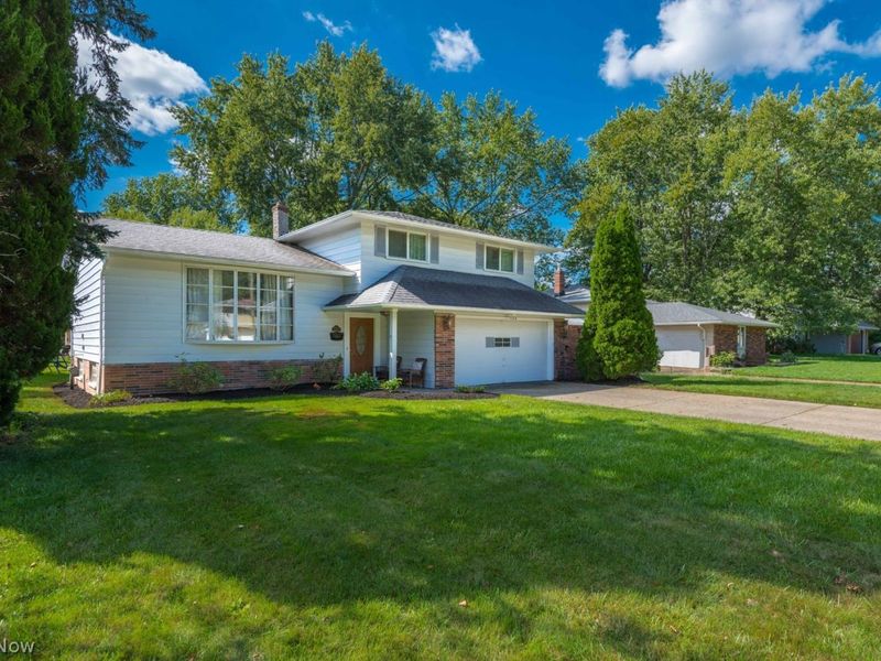 23523 Sharon Drive, North Olmsted, OH 44070 Photo 2