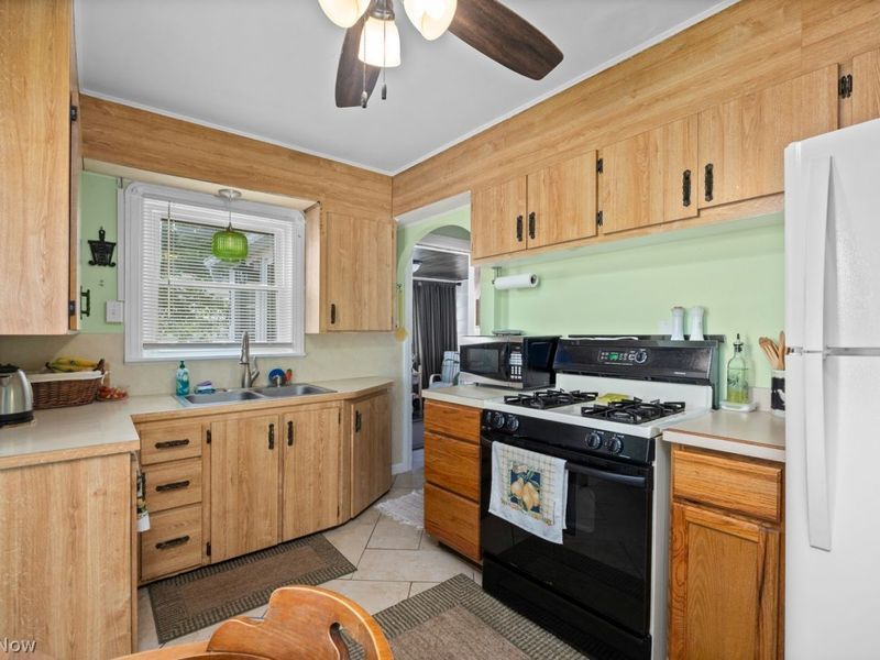 205 North Ridge Road W, Lorain, OH 44053 Photo 7