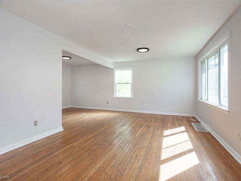 4521 Lilac Road, South Euclid, OH 44121 Photo 3