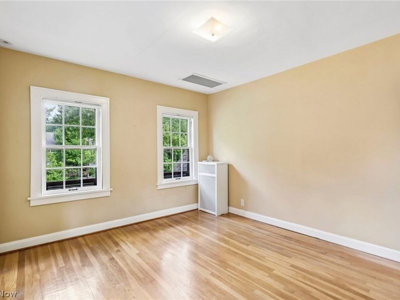 3392 Meadowbrook Boulevard , Cleveland Heights, OH 44118 Photo 27