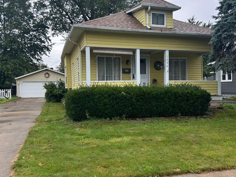 1390 Iroquois Avenue, Mayfield Heights, OH 44124 Photo 1