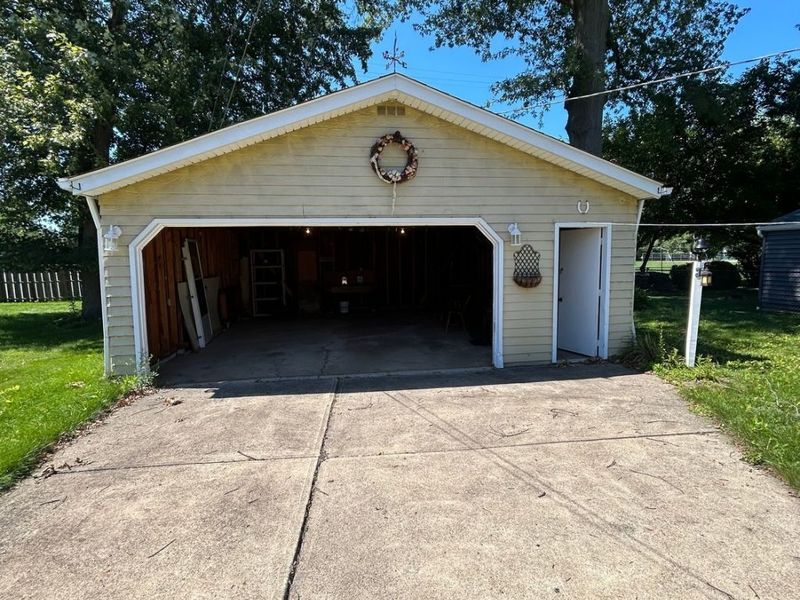 1390 Iroquois Avenue, Mayfield Heights, OH 44124 Photo 16