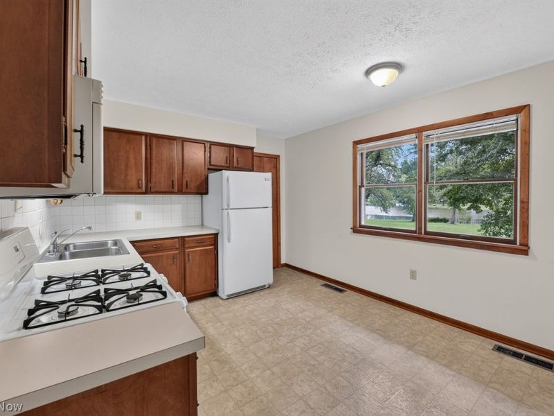739 Poplar Street, Canal Fulton, OH 44614 Photo 7