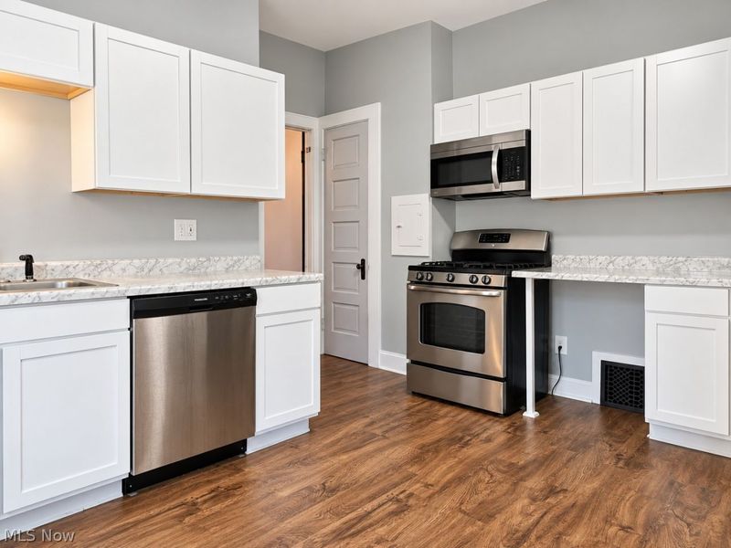 10710 Clifton Boulevard , Unit 1, Cleveland, OH 44102 Photo 9