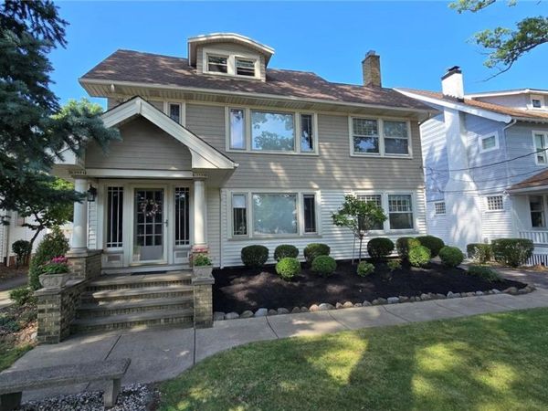 13832-34 Clifton Boulevard , Lakewood, OH 44107