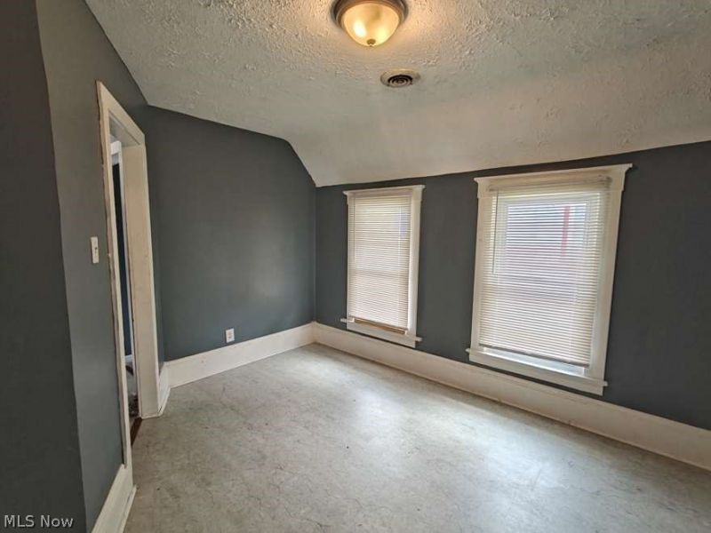 18402 Melville Road, Cleveland, OH 44110 Photo 16