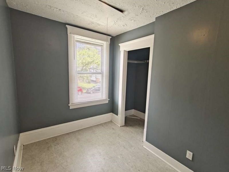 18402 Melville Road, Cleveland, OH 44110 Photo 17