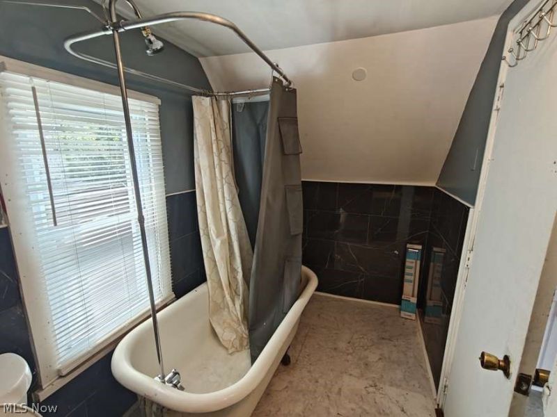 18402 Melville Road, Cleveland, OH 44110 Photo 18