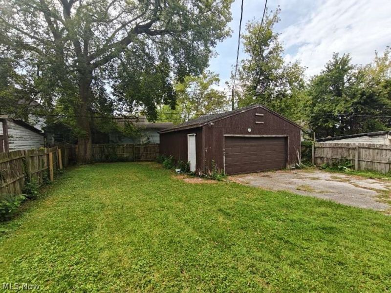 18402 Melville Road, Cleveland, OH 44110 Photo 24