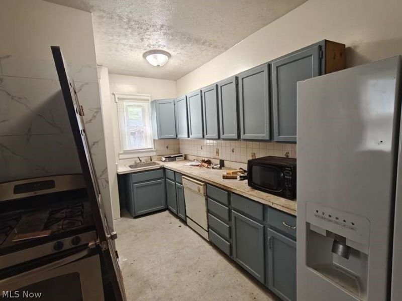 18402 Melville Road, Cleveland, OH 44110 Photo 8