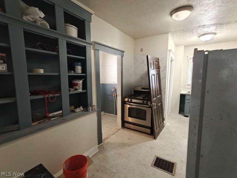 18402 Melville Road, Cleveland, OH 44110 Photo 9