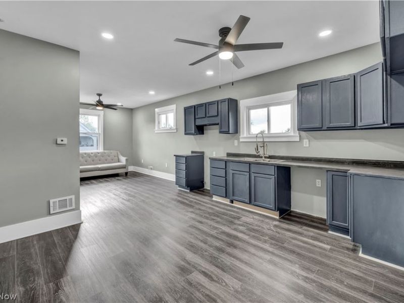 10905 Grandview Avenue, Cleveland, OH 44104 Photo 10