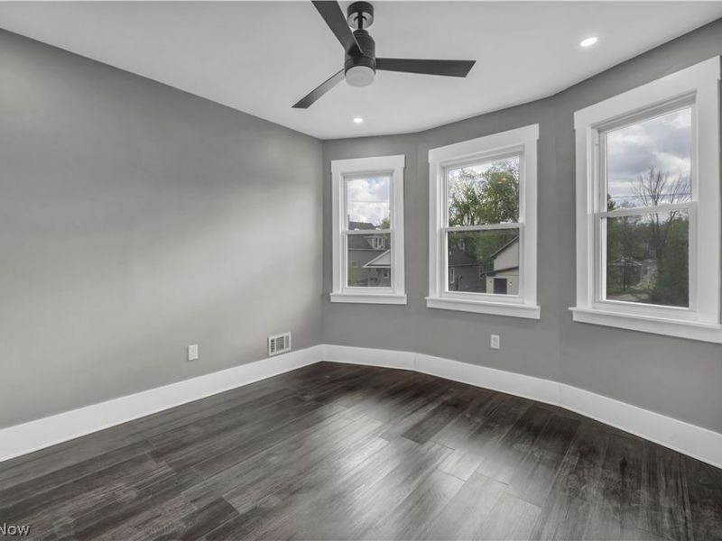 10905 Grandview Avenue, Cleveland, OH 44104 Photo 13