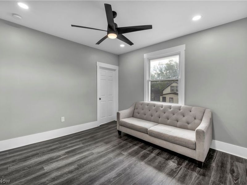 10905 Grandview Avenue, Cleveland, OH 44104 Photo 18