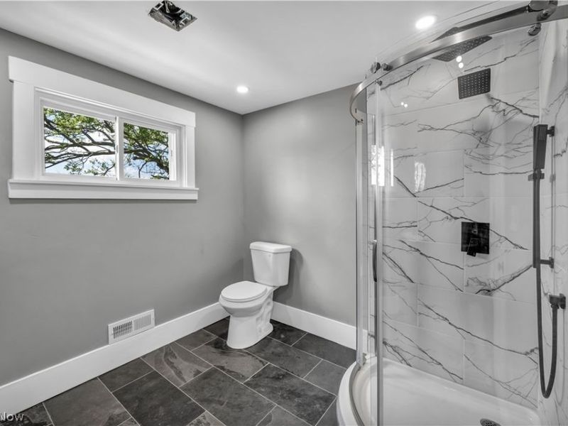 10905 Grandview Avenue, Cleveland, OH 44104 Photo 22