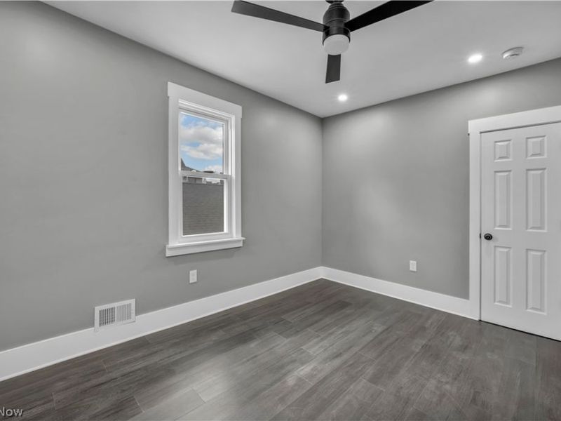 10905 Grandview Avenue, Cleveland, OH 44104 Photo 28