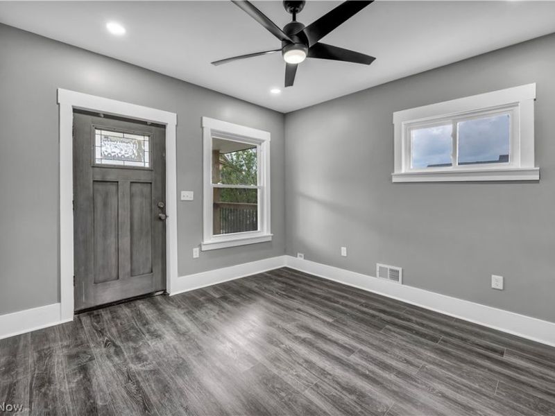 10905 Grandview Avenue, Cleveland, OH 44104 Photo 3