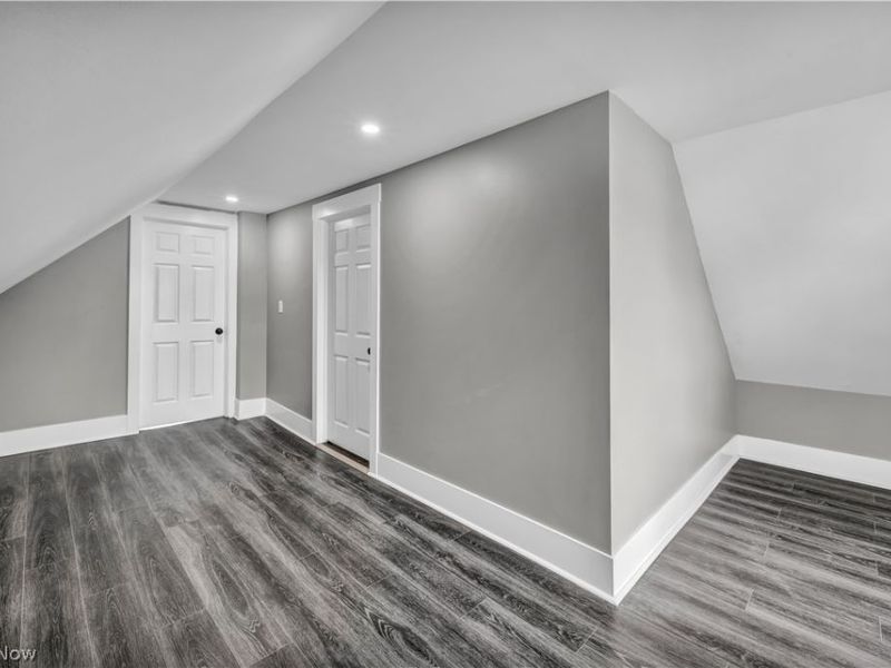 10905 Grandview Avenue, Cleveland, OH 44104 Photo 33
