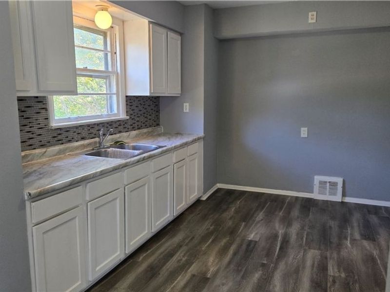 810 E 157th Street, Cleveland, OH 44110 Photo 24