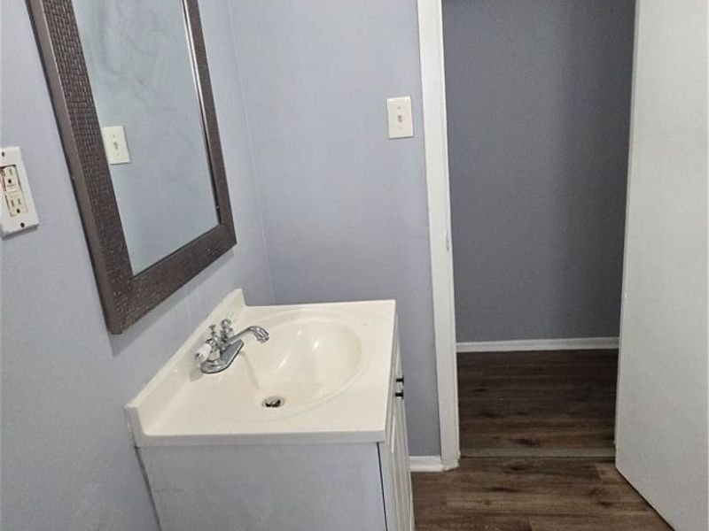 810 E 157th Street, Cleveland, OH 44110 Photo 9