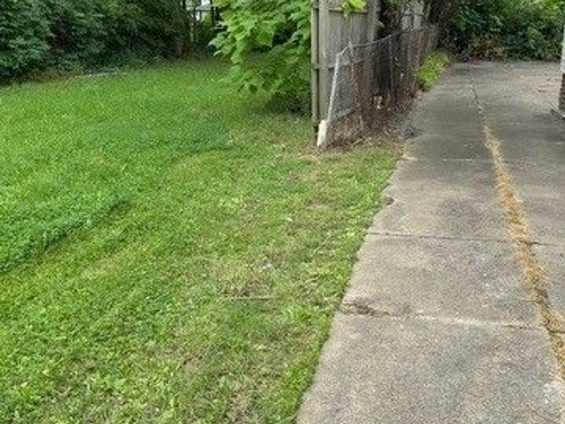 9816 Manor Avenue, Cleveland, OH 44104 Photo 3