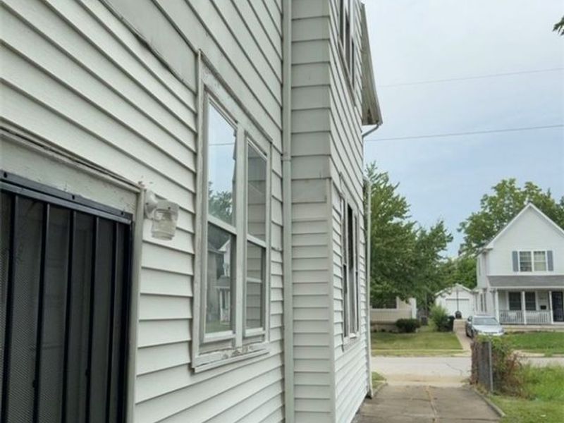 9816 Manor Avenue, Cleveland, OH 44104 Photo 5