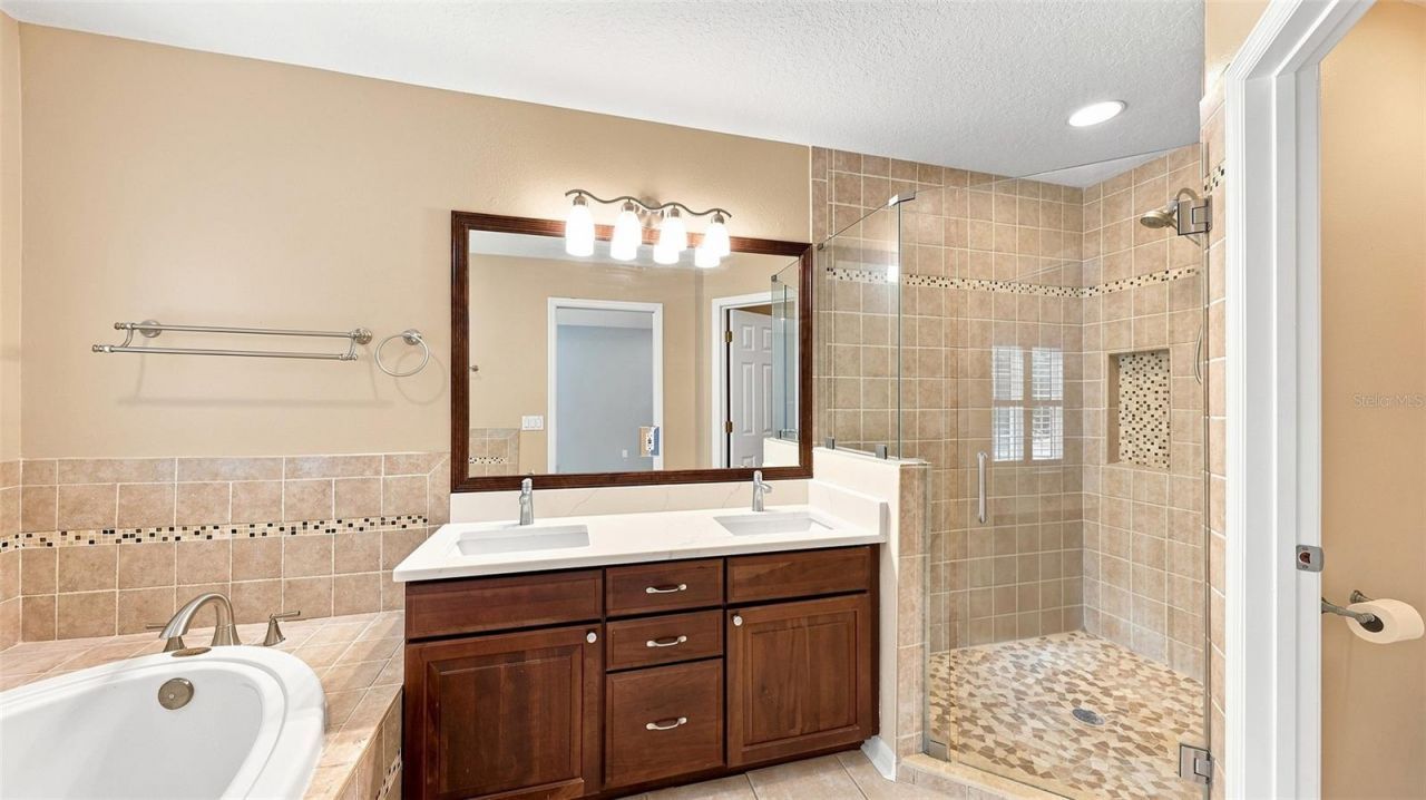 6302 Rosefinch Court, Unit 102, Bradenton, FL 34202 Photo
