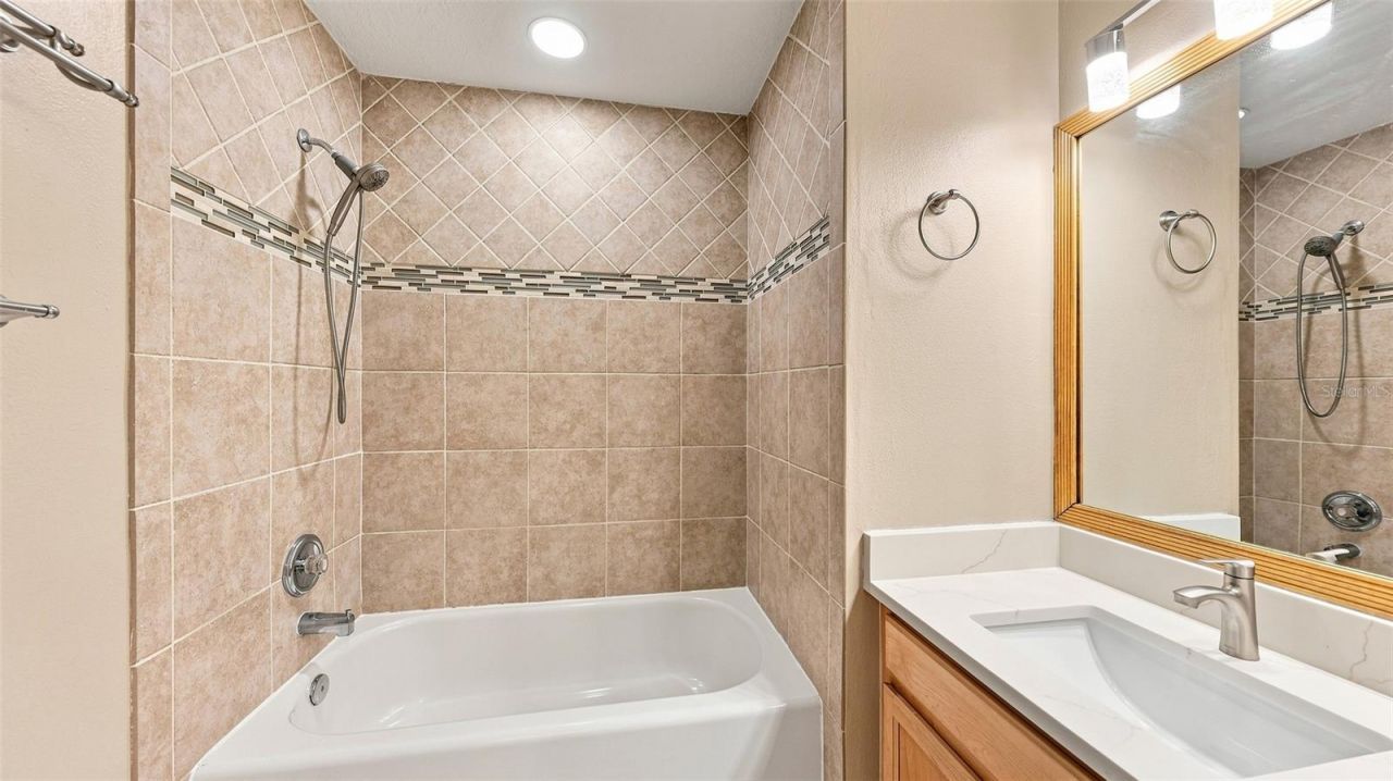 6302 Rosefinch Court, Unit 102, Bradenton, FL 34202 Photo