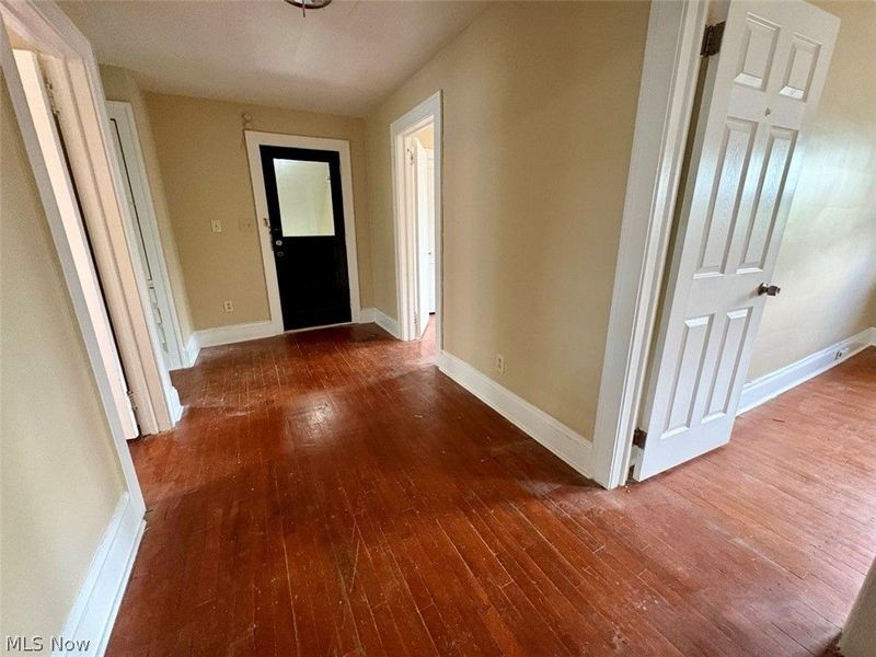 98 N Portage Path, Unit 6, Akron, OH 44303 Photo 4