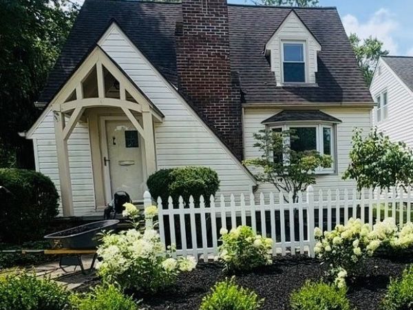 5180 Case Avenue , Lyndhurst, OH 44124