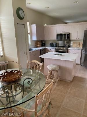 100 L Ambiance Cir E, Unit 201, Naples, FL 34108 Photo