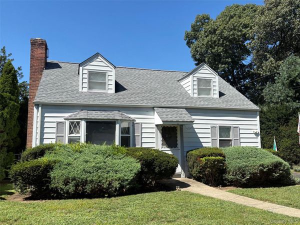 111 King Street, Malverne, NY 11565