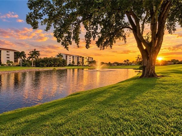 9900 Sunset Cove LN , Unit 117, FORT MYERS, FL 33919