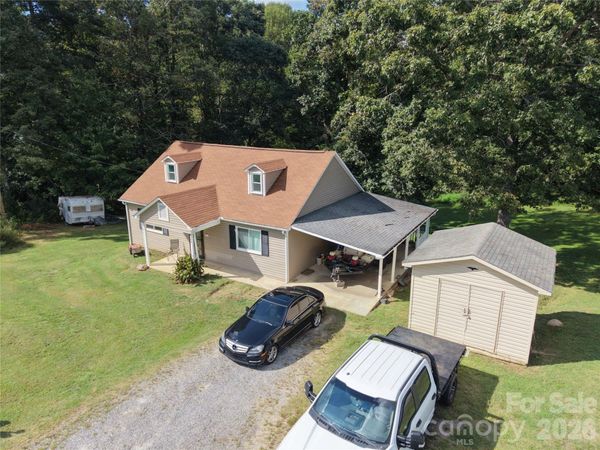 4266 Smokey Creek Road , Lenoir, NC 28645