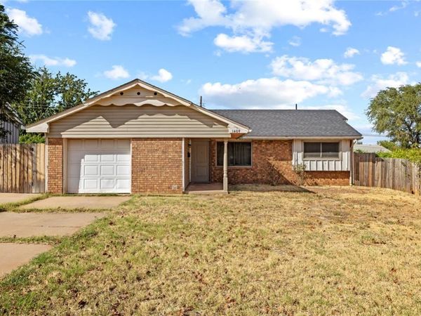 1409 Littell Avenue, Clinton, OK 73601
