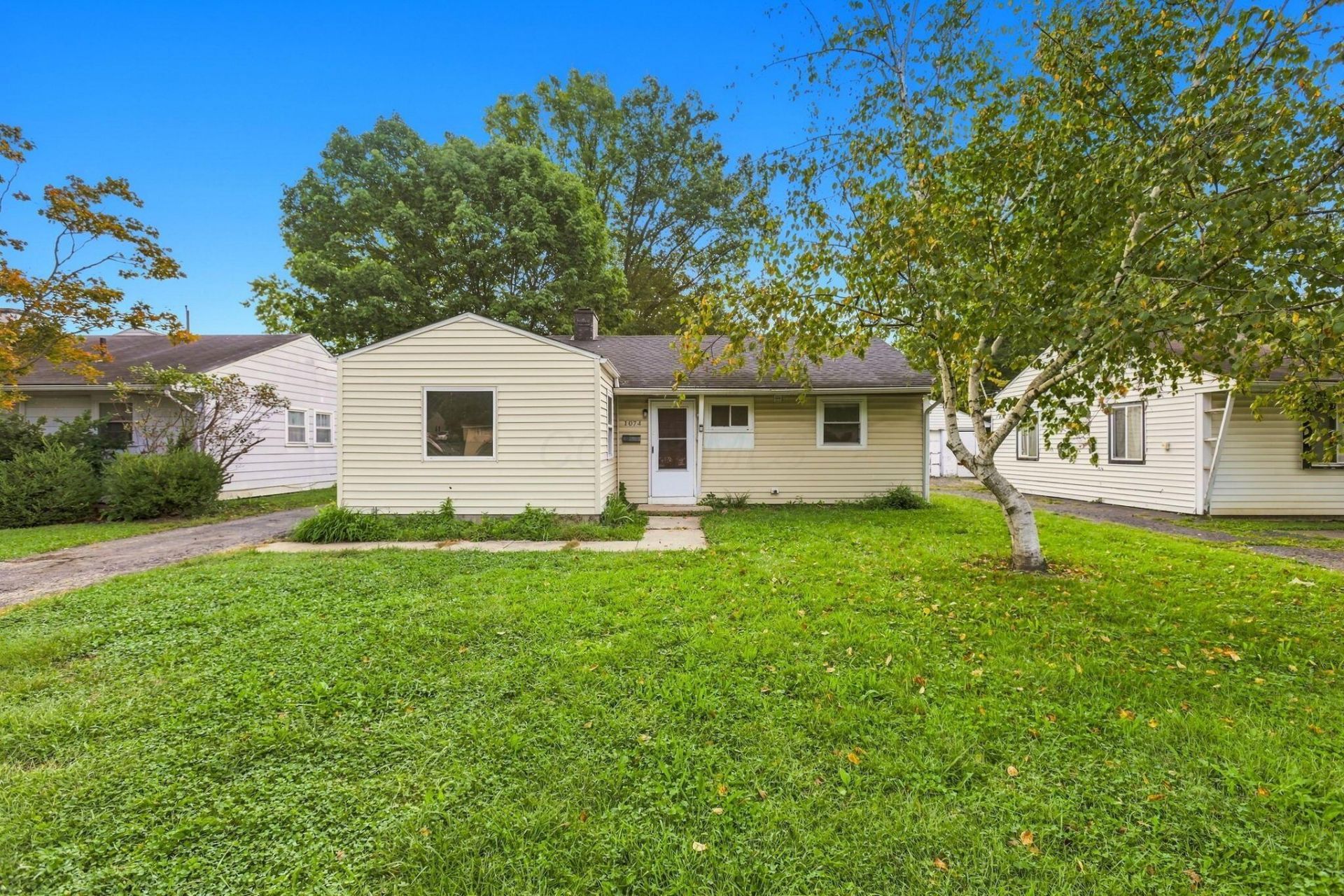 1074 S Hampton Road, Columbus, OH 43227 Main Photo