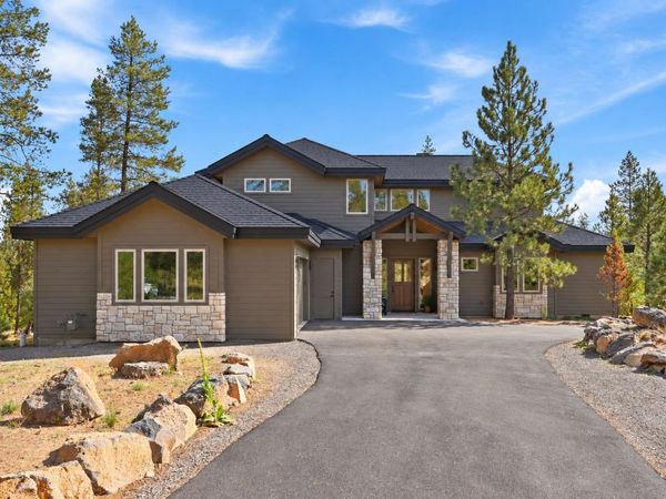 57624 Red Alder Lane, Unit 7, Bend, OR 97707