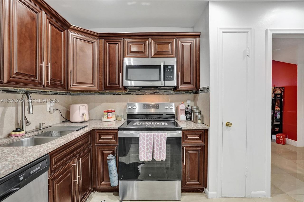 2271 NW 48th Ter, Unit 105, Lauderhill, FL 33313 Photo