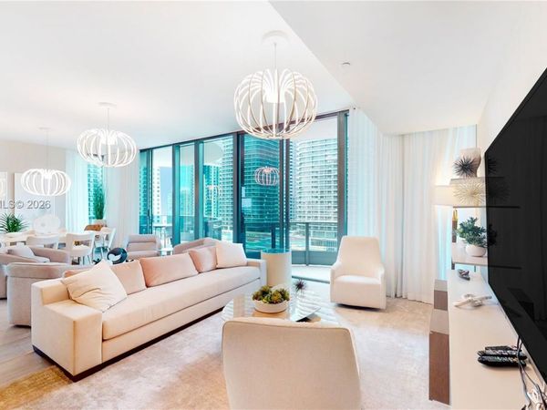 1000 Brickell Plaza , Unit 1812, Miami, FL 33131