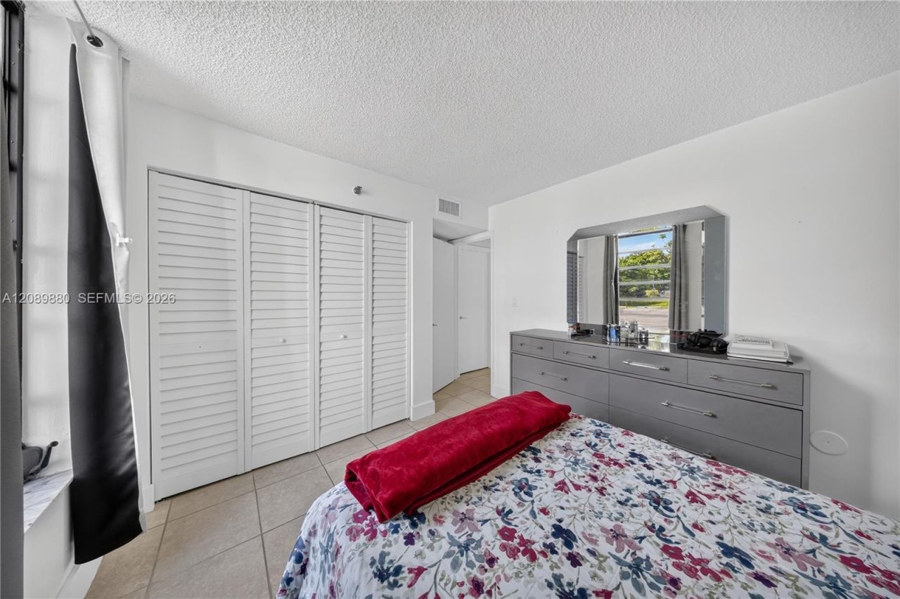 9686 Fontainebleau Blvd, Unit 106, Miami, FL 33172 Photo